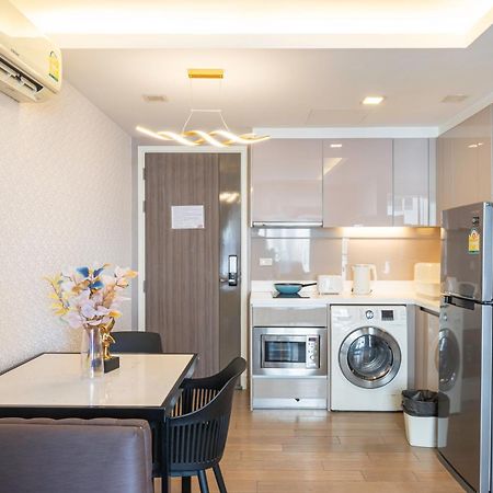 Апартаменты Dazzle Sukhumvit 7 By Lefoyer Бангкок Экстерьер фото