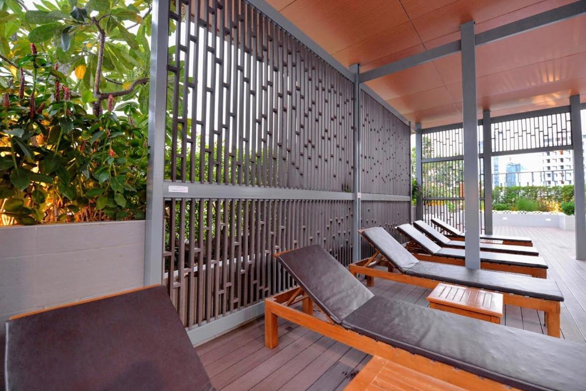 Апартаменты Dazzle Sukhumvit 7 By Lefoyer Бангкок Экстерьер фото
