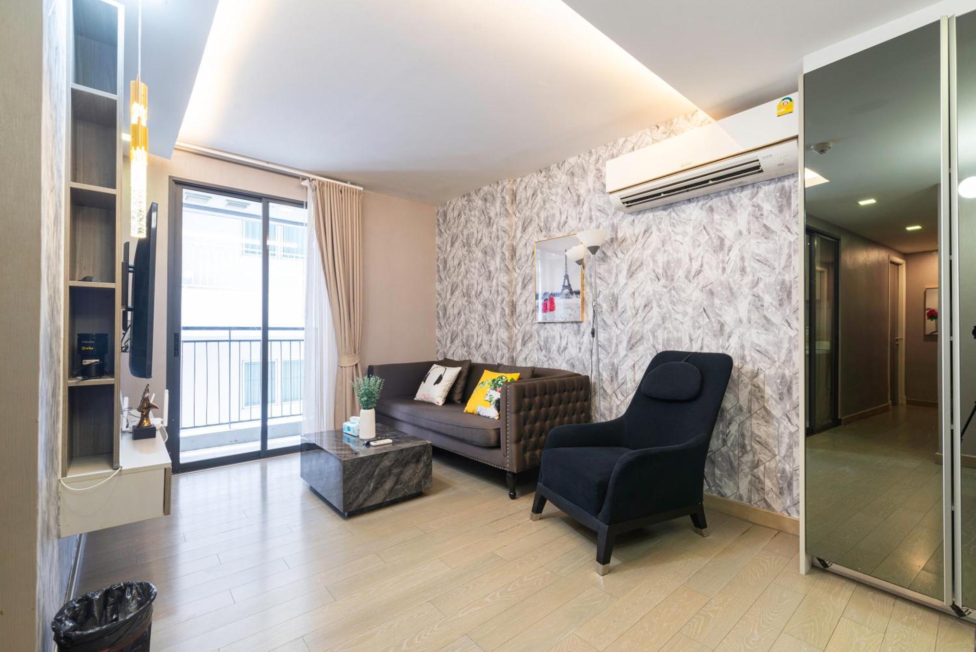 Апартаменты Dazzle Sukhumvit 7 By Lefoyer Бангкок Экстерьер фото